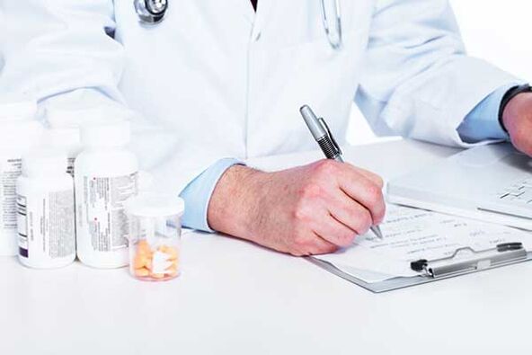 o médico prescribe tratamento para a dor nos testículos por excitación